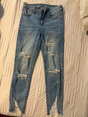 American Eagle Outfitters Light Blue Distressed Skinny Jeans